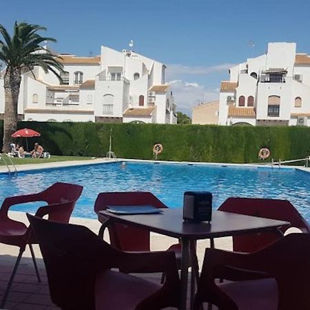 Alex Bungalow Apartment Torrevieja Luaran gambar